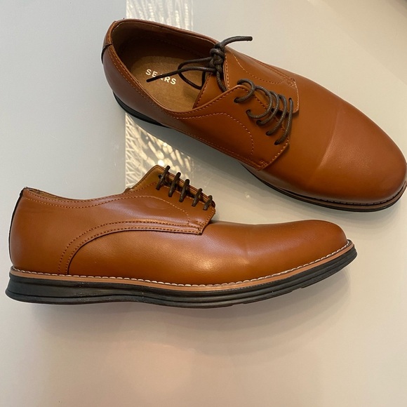 Sears Men's Tan Leather Oxfords - Picture 3 of 6
